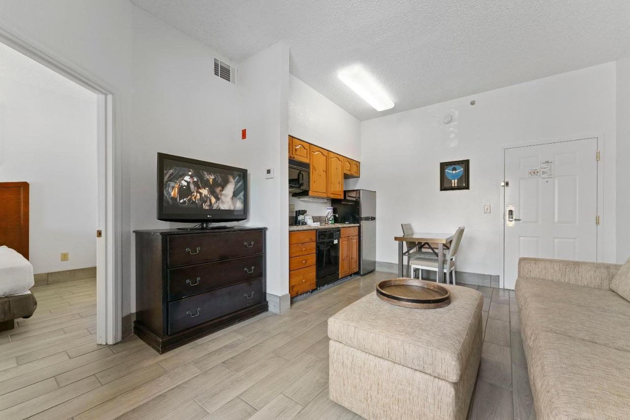 Upgraded 1 Bd 1 Ba 2 Queen Beds *