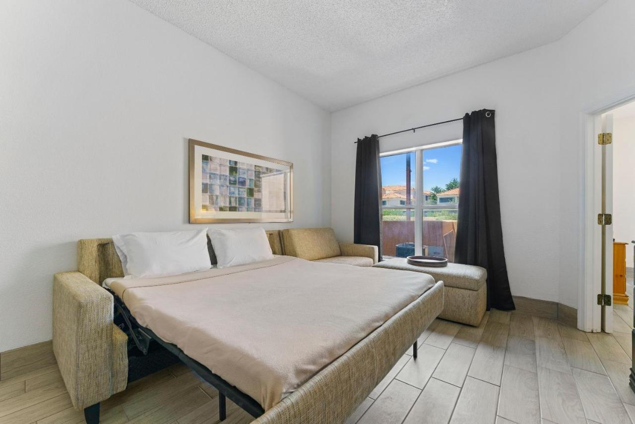 Upgraded 1 Bd 1 Ba 2 Queen Beds Apartment *
