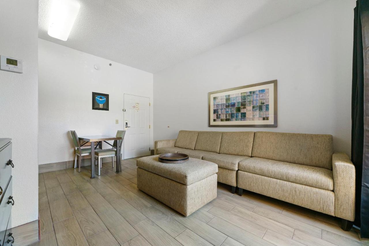 Apartment Upgraded 1 Bd 1 Ba 2 Queen Beds *
