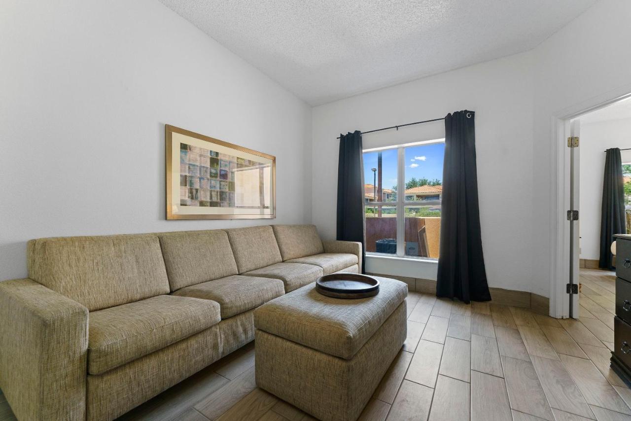 Upgraded 1 Bd 1 Ba 2 Queen Beds Apartment *