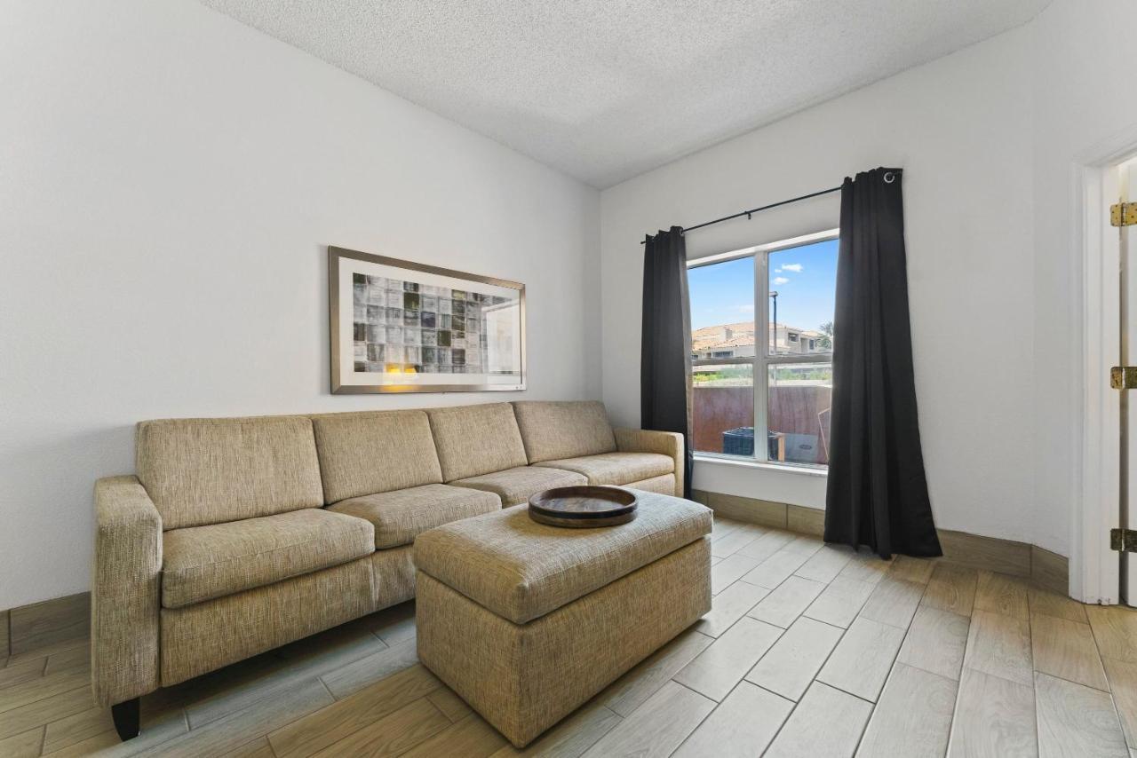 Apartment Upgraded 1 Bd 1 Ba 2 Queen Beds